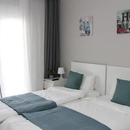 아파트 Happy Apartment, *