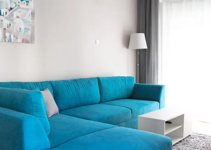 Happy Apartment, Apartment