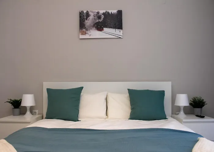 Happy Apartment, Apartment *