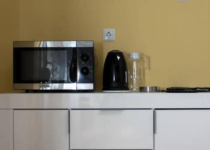 Happy Apartment, Apartment *