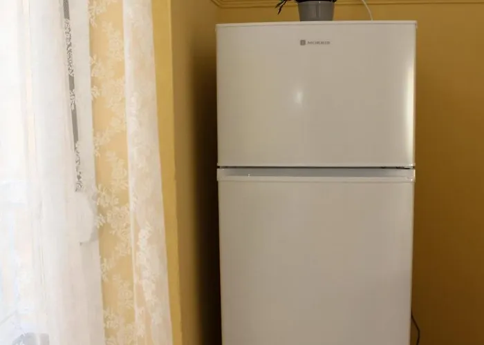 Happy Apartment, Apartment