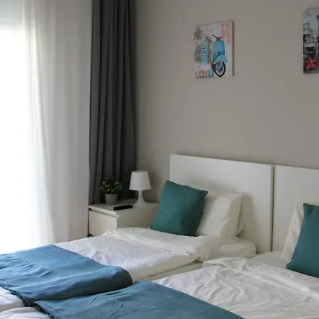 아파트 Happy Apartment, *