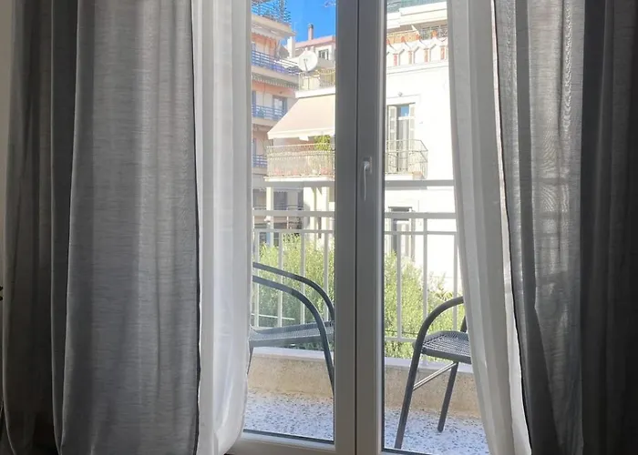 Happy Apartment, Διαμέρισμα